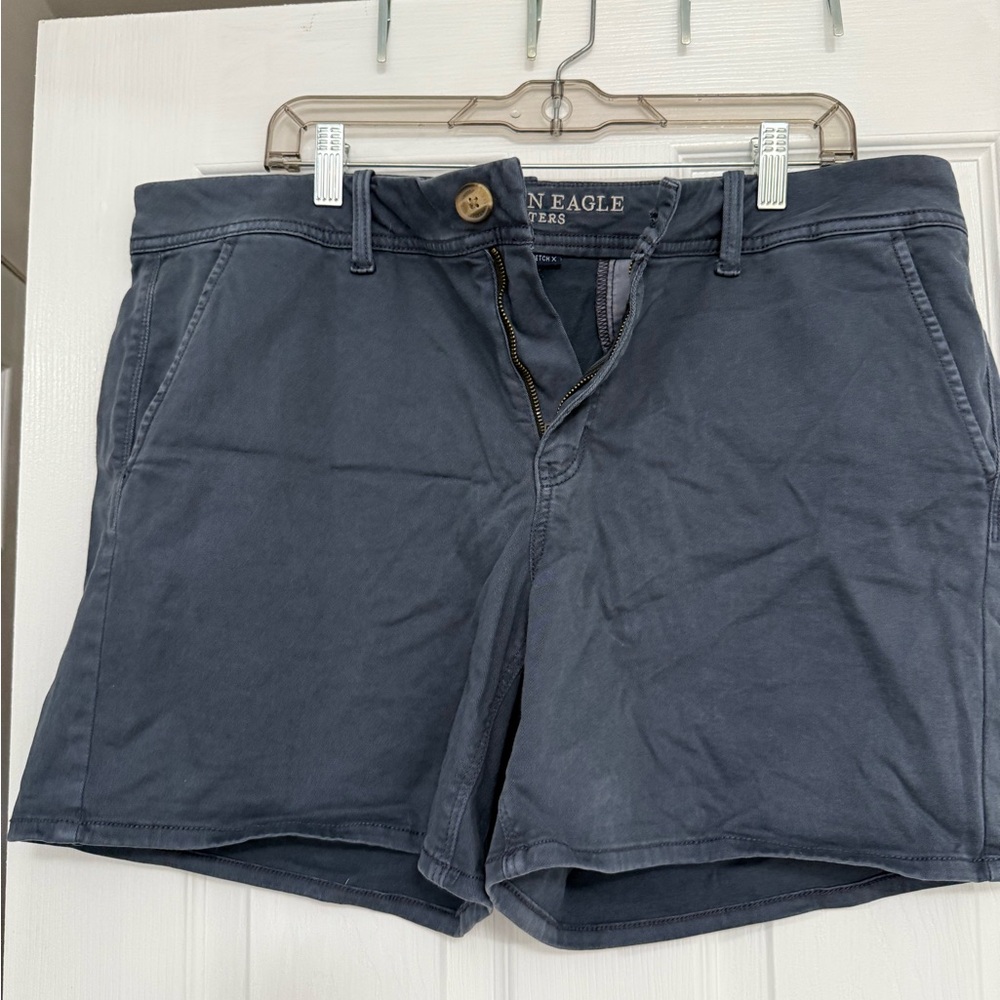 American Eagle Outfitters Women's gray Midi Short